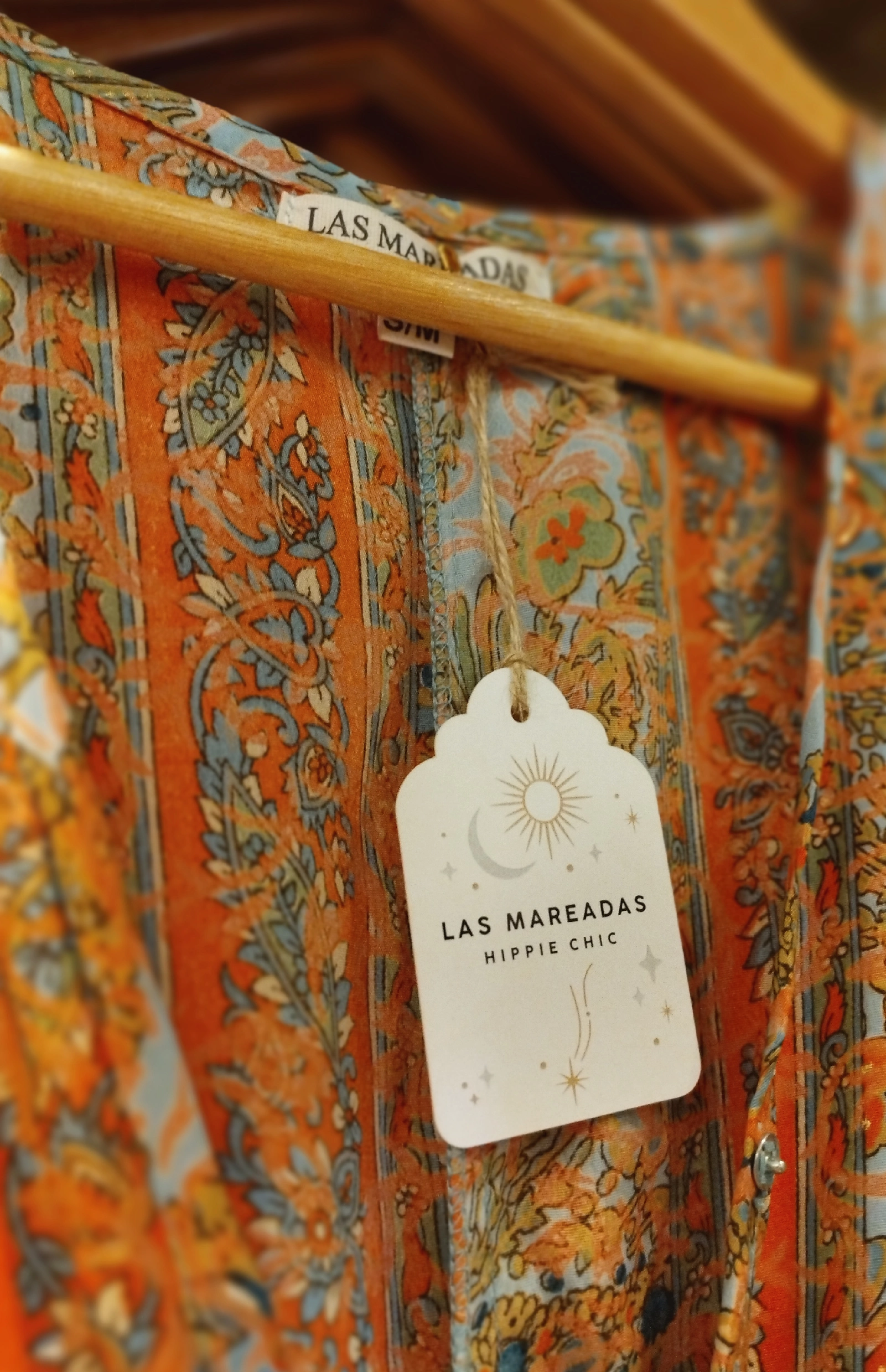 Tag sobre prenda de las Mareadas